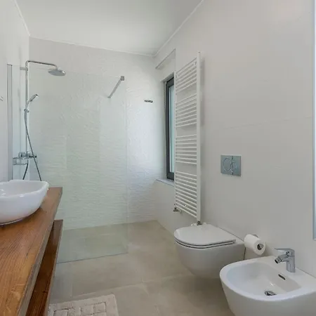 Feriehus Modern In Novigrad With Swimming Pool