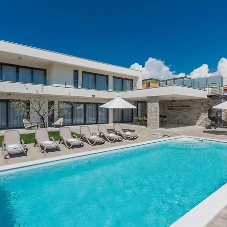 Modern In Novigrad With Swimming Pool * Bužinija
