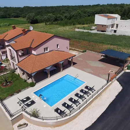 Modern Holiday In Novigrad With Swimming Pool Novigrad Istria