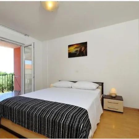 Modern Holiday In Novigrad With Swimming Pool Novigrad Istria